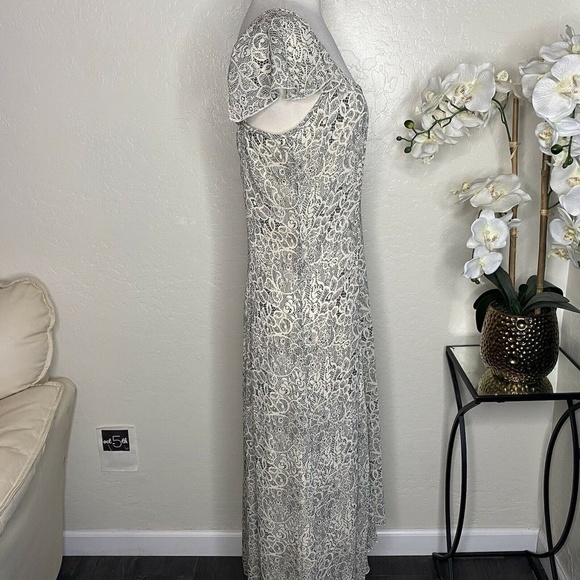 Belle Badgley Mischka Lace Print Dress Grey Sz 8 - Picture 2 of 6